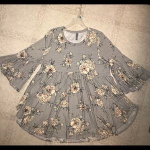 Boutique style bell sleeved flowy tunic